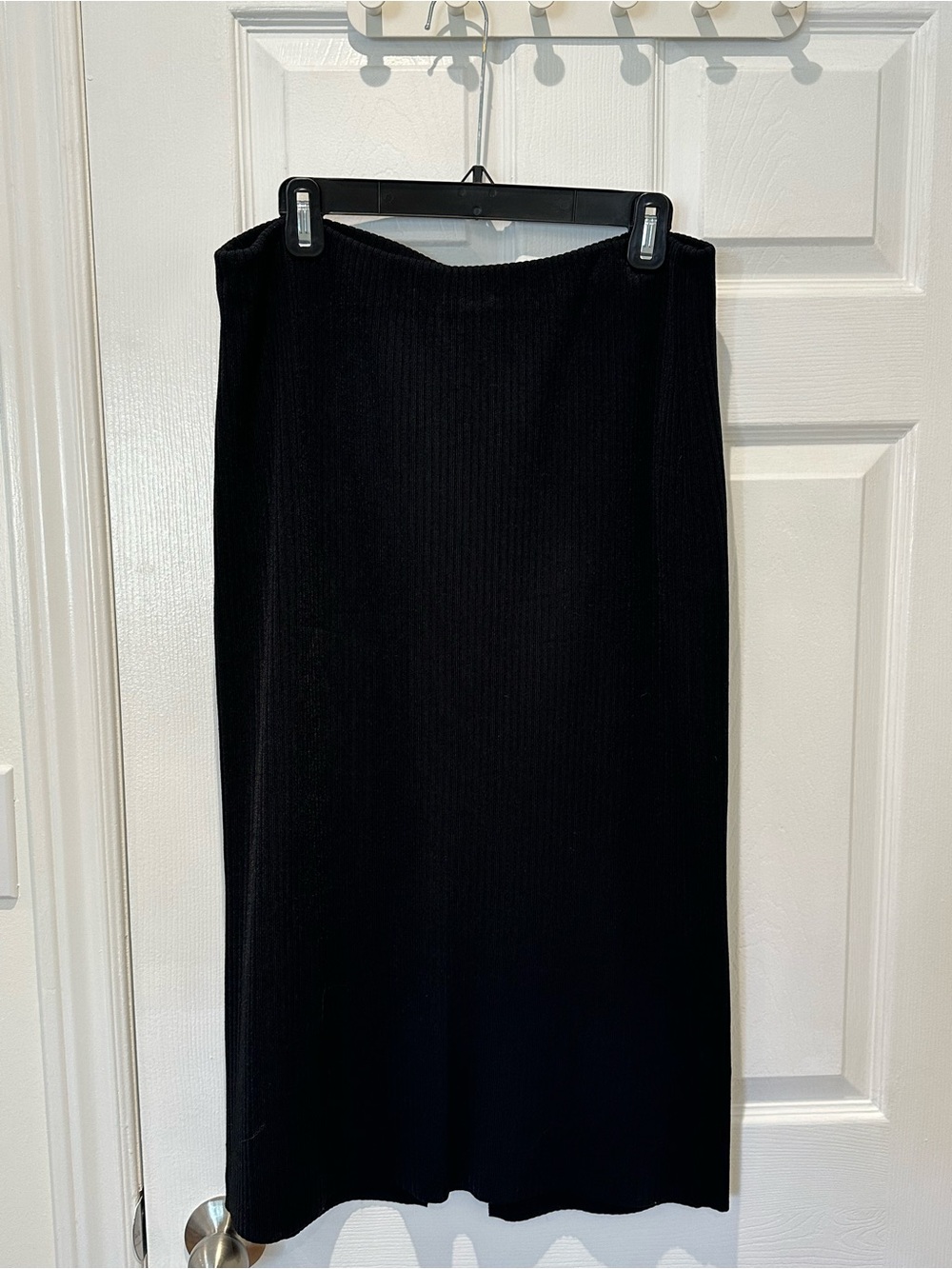 Banana Republic Classic Black Ribbed Knit Midi Skirt
